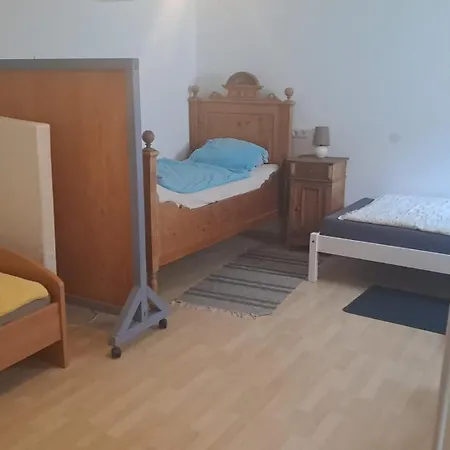 Ferien- & Monteurwohnungen *